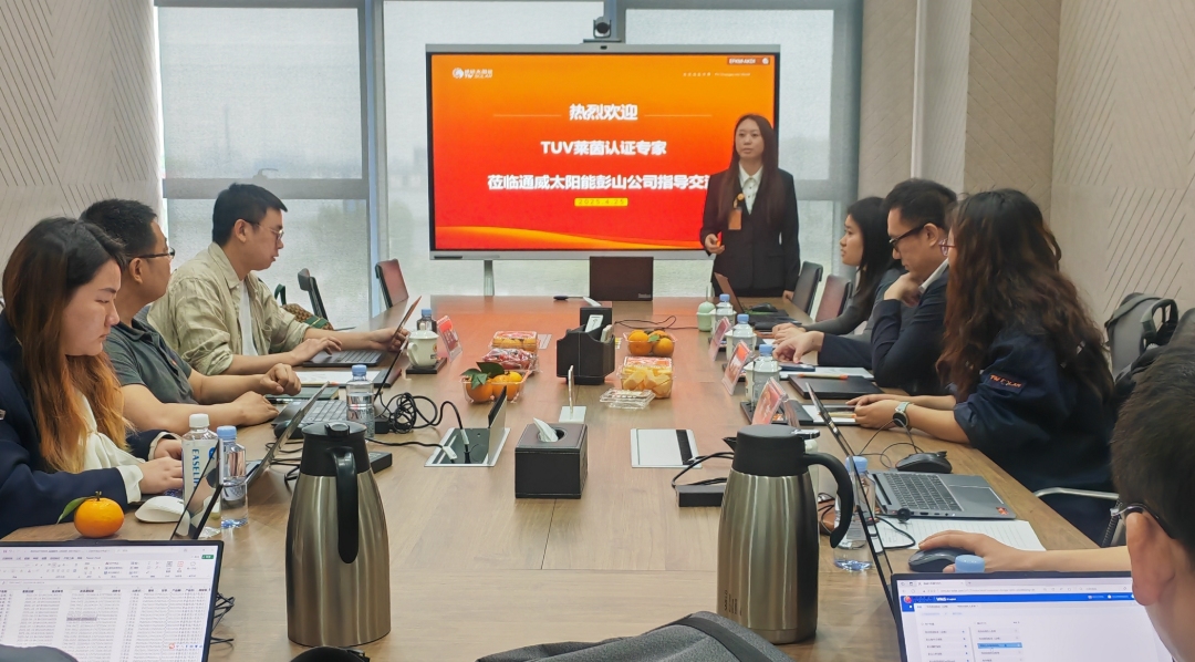 1e1d57f5b350bf7cda5493f0d45c2319.jpg 1e1d57f5b350bf7cda5493f0d45c2319.jpg